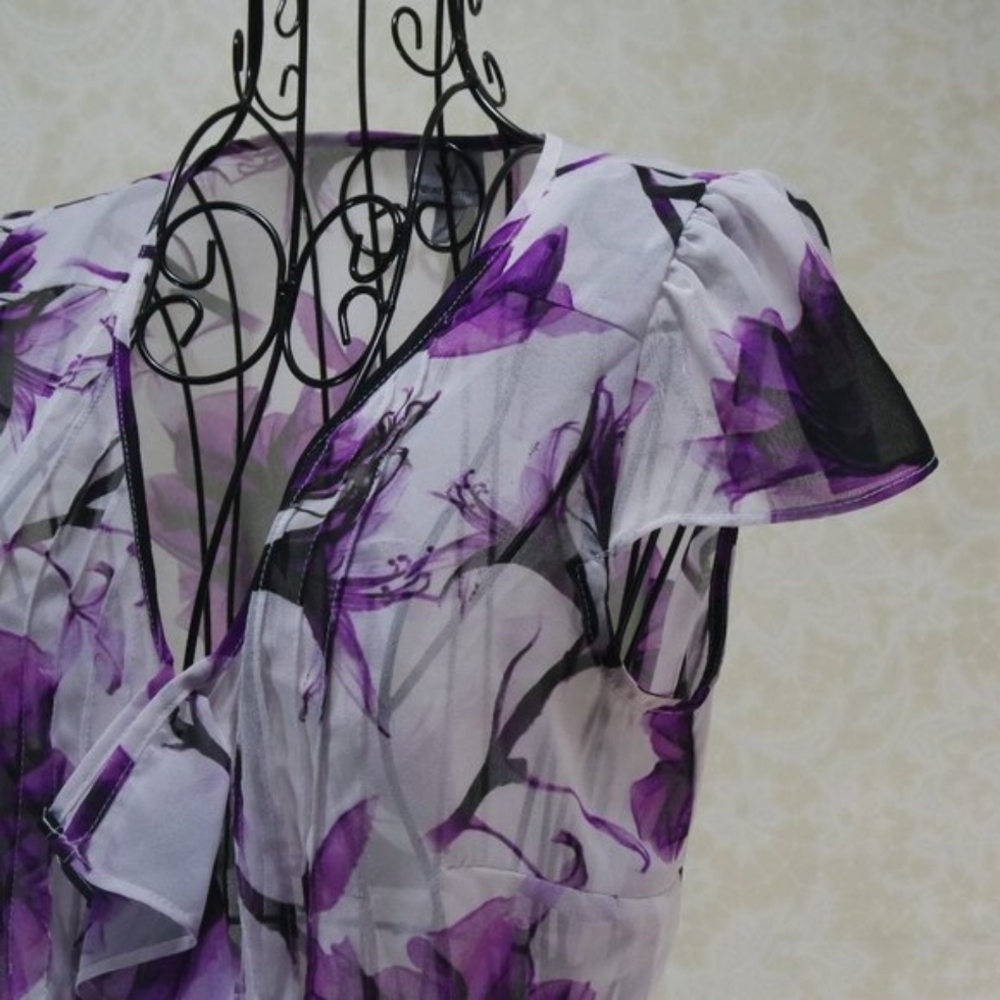 Worthington White Sheer Purple Floral Flutter Cap Sleeve Button Close Be…